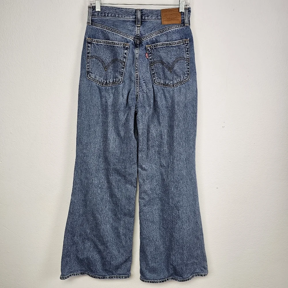 Levi's Premium High Loose Flare Jeans Distressed- Size 27 X 29 - Picture 6 of 12